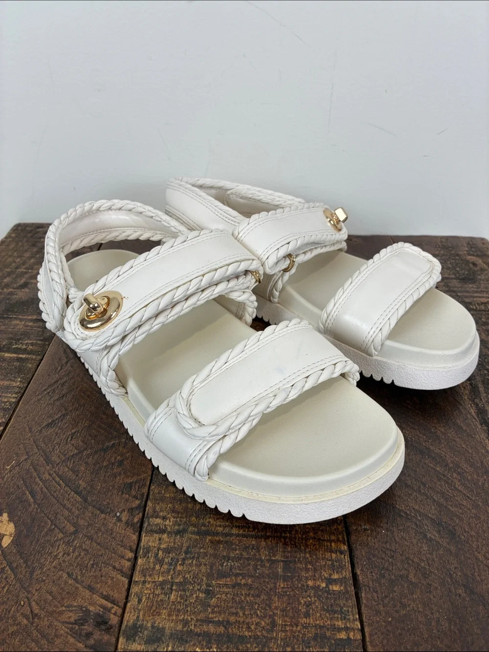 NWoT A new day Cream Braided Strap Platform Sandals Women’s 8 Gold Tone Accents